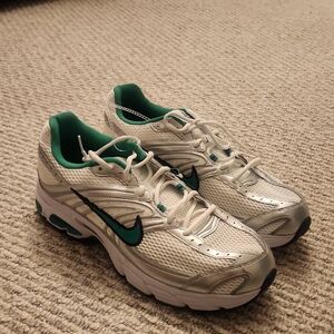 Nike Men's Air Max Moto 2K Size 16.5